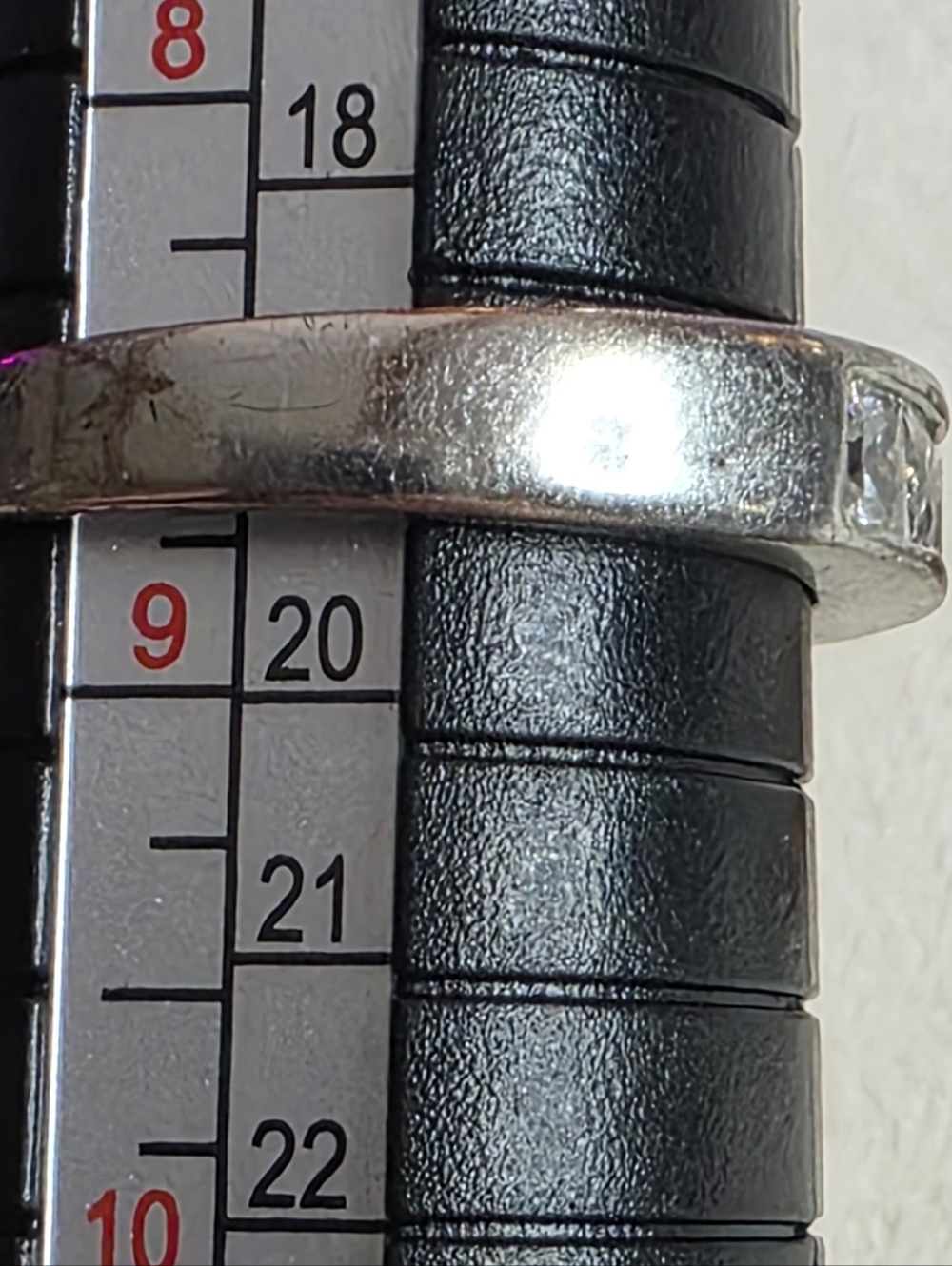 Channel Set Crystal Band Ring Silver Tone Stackable Size 8.75 - Picture 4 of 4